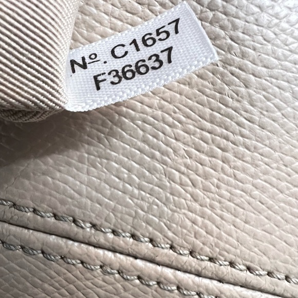 Authentic Coach F36637 Cream Leather Tote Bag AS IS - Picture 8 of 16